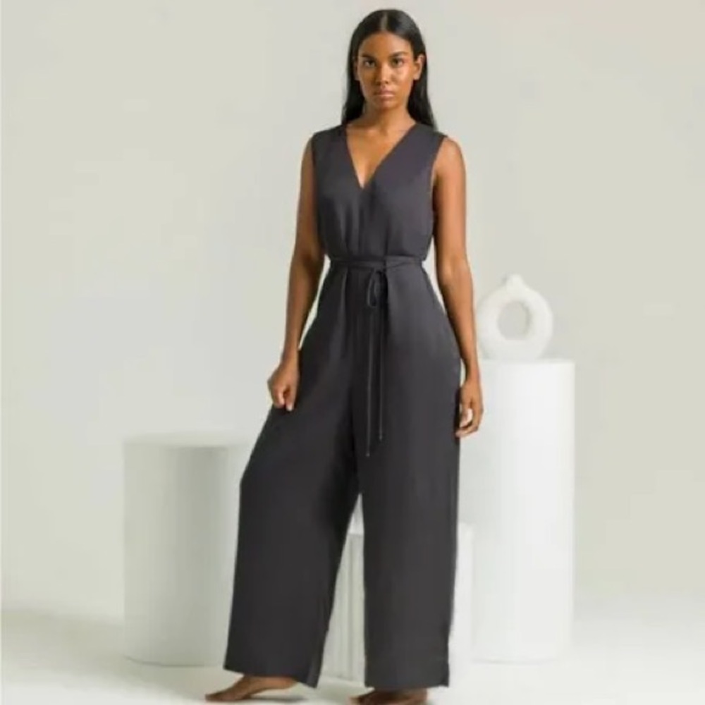 Ettitude Sateen Jumpsuit in Onyx size Large. New without tag